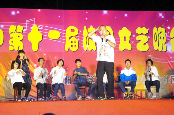 舞臺(tái)劇表演.JPG